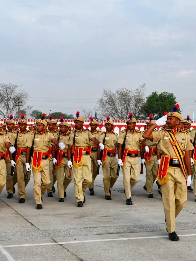 पुलिस की भर्ती देख रहे युवाओ के लिए खुसखबरी ! UP में 1 लाख पुलिस भर्ती का CM योगी ने किया ऐलान